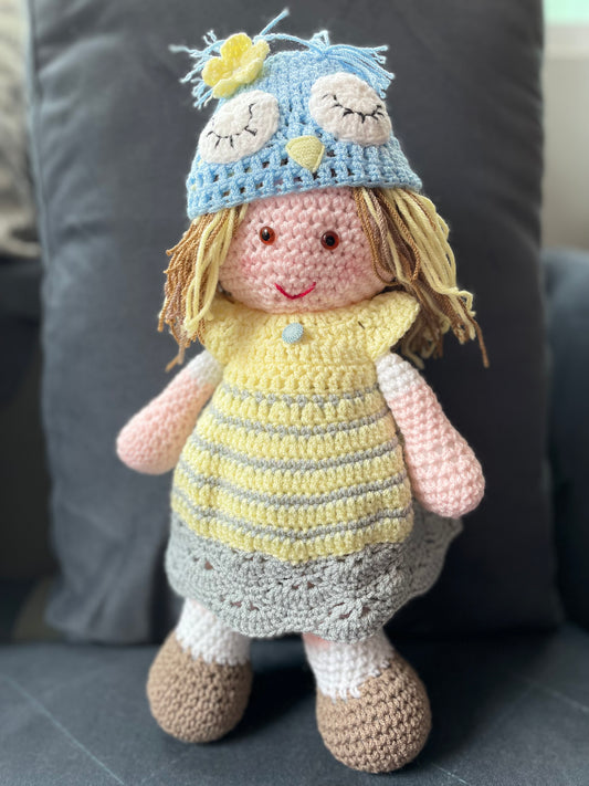 Creaciones Aditas - Muñeca tejida en estilo crochet